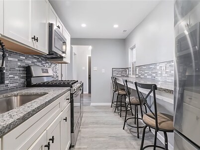 NEWLY REMODELED-3bed 2bath Pittsburgh House Mins Away from NFL DRAFT!!