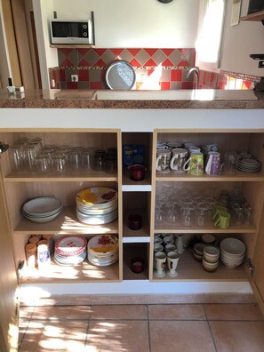 Private kitchen - Country house with swimming pool (Souvignargues)