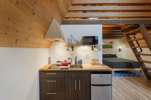 奢华小屋, 私人浴室, 花园景观 | 高档床上用品、免费婴儿床、免费 WiFi、床单