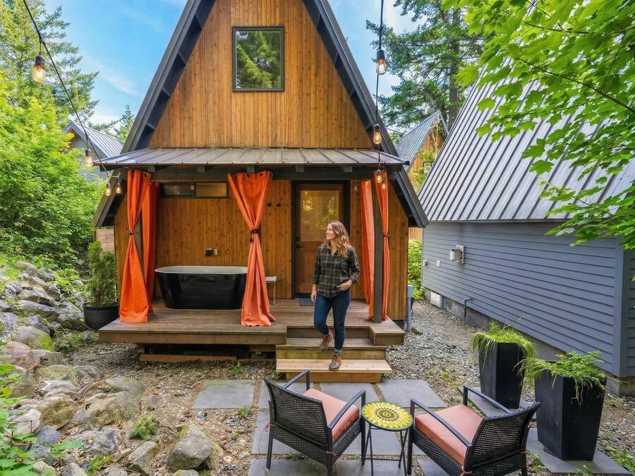 Luxury Cabin, Private Bathroom, Garden View | Terrace/patio