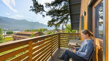 Luxury Cabin, Balcony, Mountain View | Property grounds