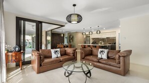 TV - The Cabana Oasis, TOP NOTCH (WOORIM)