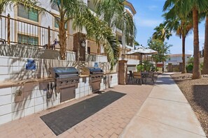 Outdoor dining - The Cays at Ocotillo | Luxury Condo | Resort Pool (Chandler)