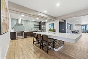 Fridge, microwave, oven, stovetop - The Cays at Ocotillo | Luxury Condo | Resort Pool (Chandler)