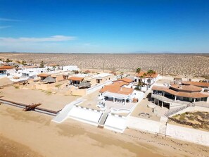 Exterior - Irish Dream Beachfront in Las Conchas (Las Conchas)