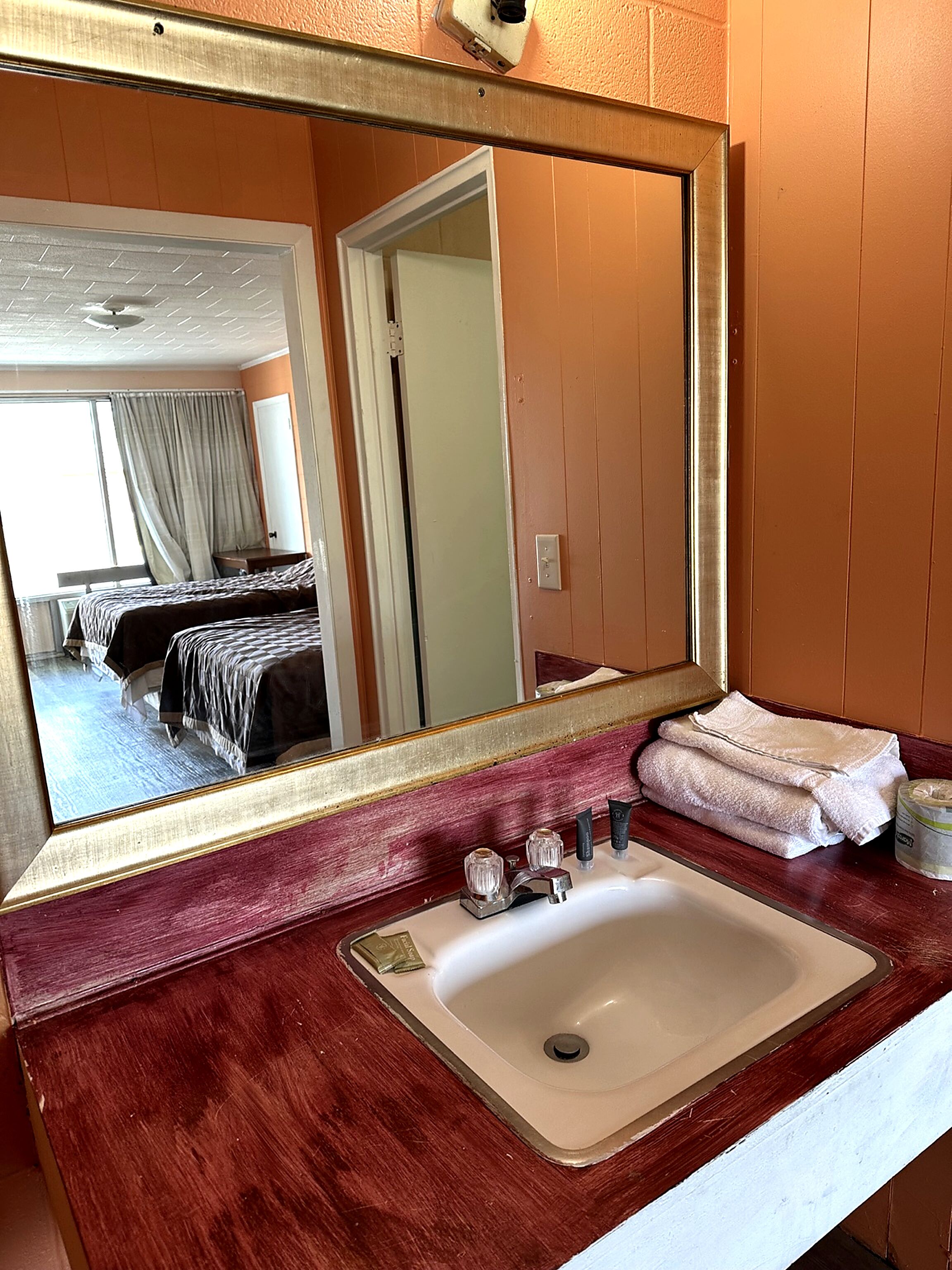 Standard Double Room | Bathroom