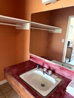 Standard Room, 1 King Bed | Bathroom | Bathtub, towels, soap, shampoo