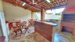 Outdoor dining - Góes' House - Maresias (São Sebastião)