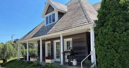 Charming 3-bedroom house in lovely Jamesport- near water, Riverhead, Shinnecock.