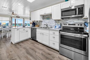 Private kitchen - Sands of Laguna B-1 (Panama City Beach)