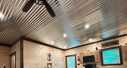 Trailside Saloon Lodge #F | 4BR | Sleeps 16 | Hot Tub