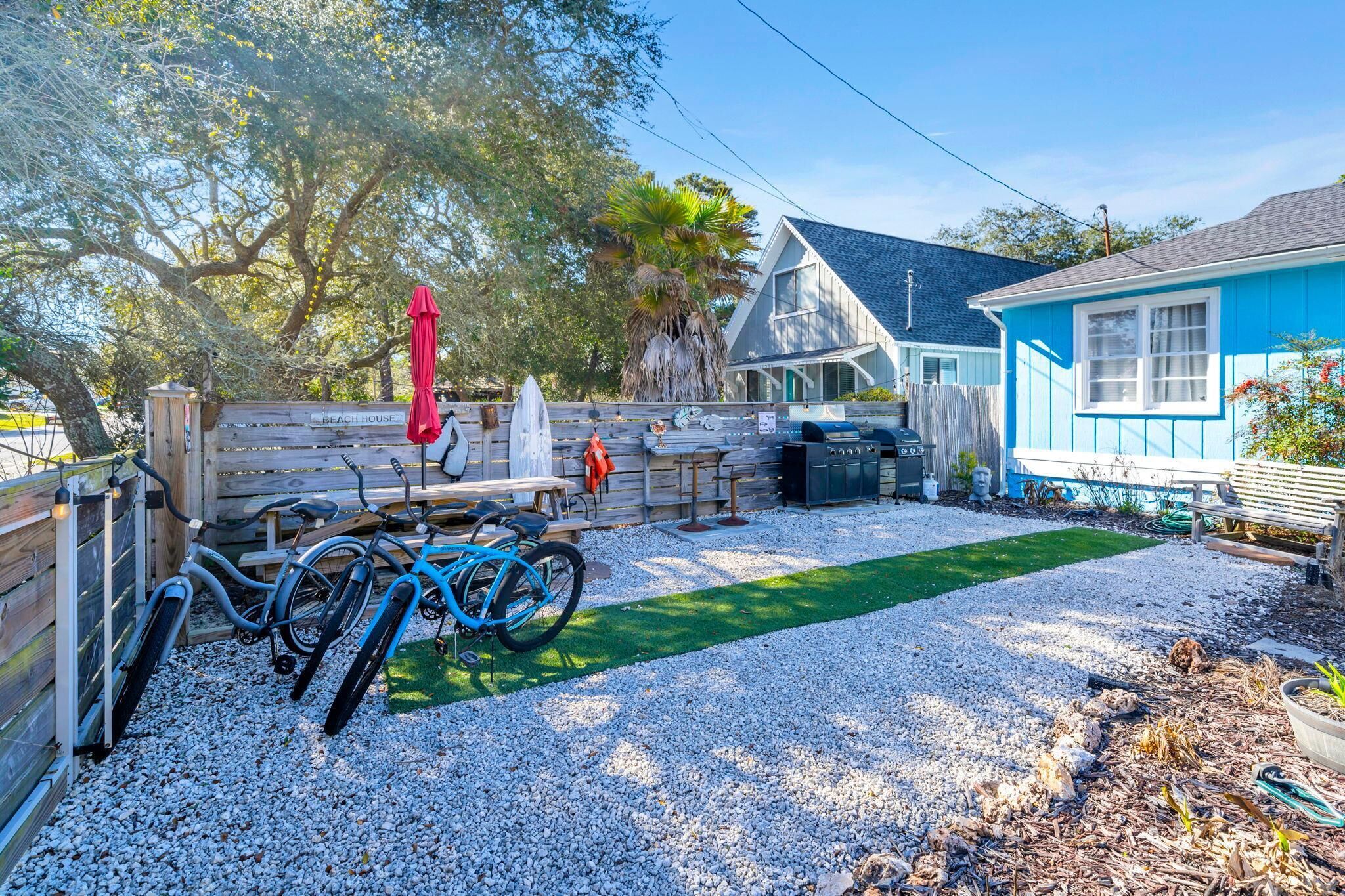 House, Multiple Beds (The Blue Marlin) | Property grounds