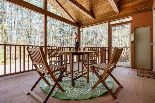Cary Canopy - Pet-Friendly 4,000 Sq Ft Retreat w/ Pool, Game Room, Sleeps 12