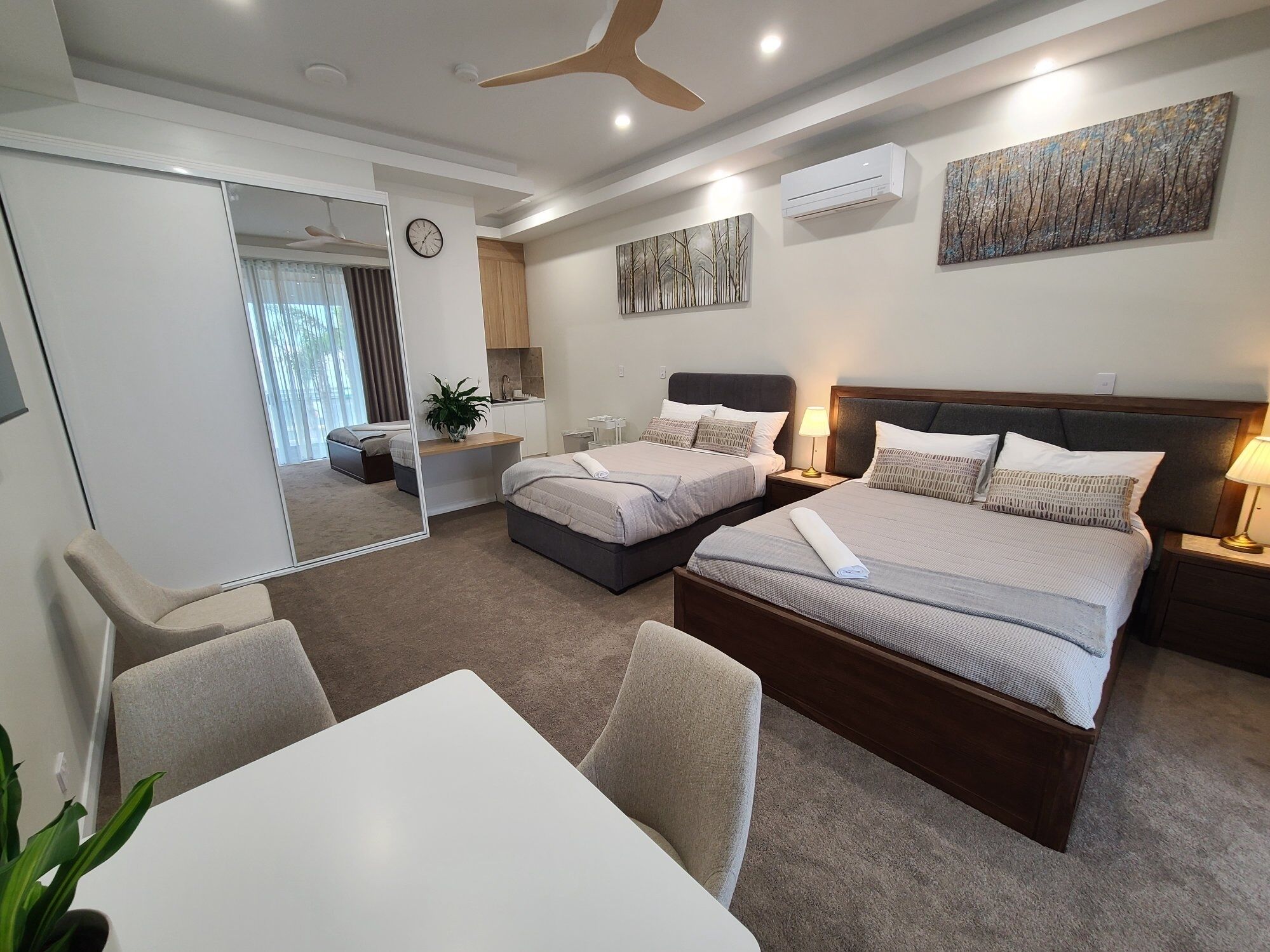 1 bedroom, desk, WiFi, bed sheets