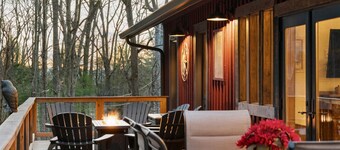 10 min to Asheville | Creekside, Fire Table, Games