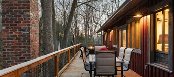 10 min to Asheville | Creekside, Fire Table, Games