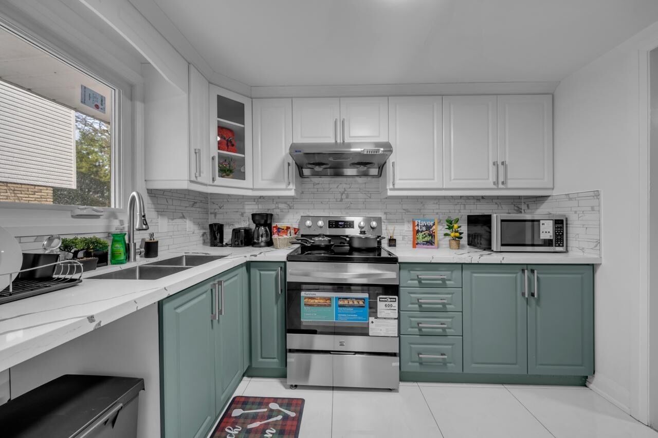 Microwave, oven, stovetop, coffee/tea maker