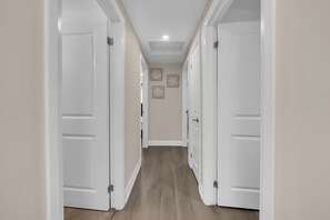 Interior - Modern 3BR Retreat with Pool | 15 Mins Away From Niagara Falls and Attractions (Thorold)