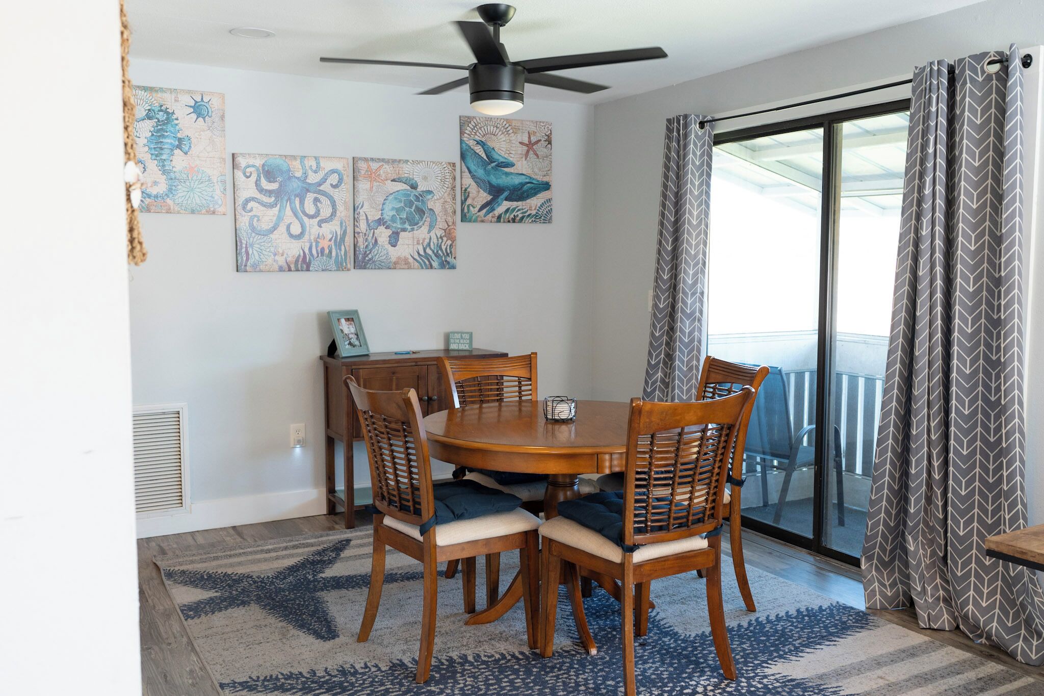 Luxury Condo, 2 Bedrooms, Non Smoking, Pets Allowed | Dining