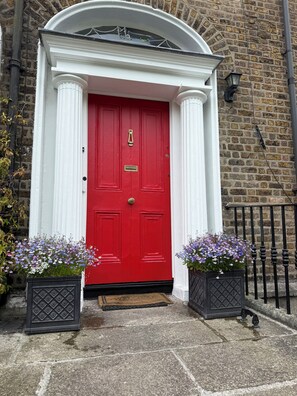 Exterior detail - Beautiful Georgian 4- bedroom home in Dublin City  (Dublin 4)