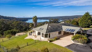 Exterior - The Peninsula - Pool and Privacy (BROADWATER)