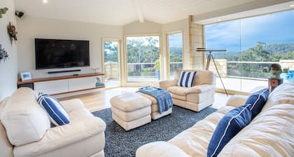 The Peninsula - Pool and Privacy