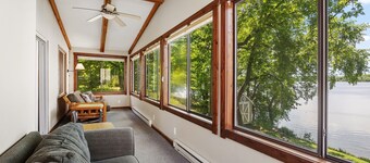 Sunset Cabin 4-bedroom cabin in adorable Dassel perfect for relaxing getaways