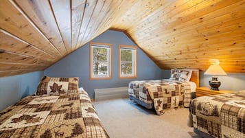 4 bedrooms, iron/ironing board, free WiFi, bed sheets