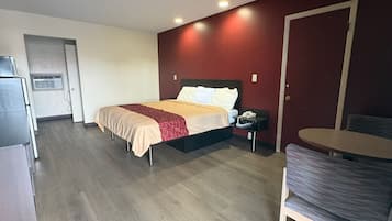 Room, 1 King Bed, Non Smoking