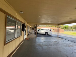 Parking - Budget Host Inn Ocala Near I-75 By Hotel O (Ocala)