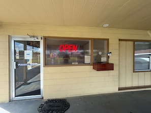 Reception - Budget Host Inn Ocala Near I-75 By Hotel O (Ocala)