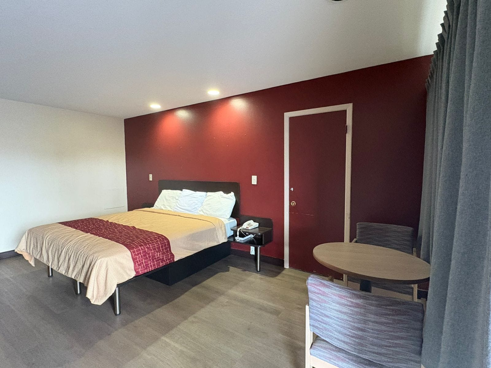 غرفة - سرير ملكي - لغير المدخنين