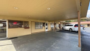 Entrée de l’hébergement