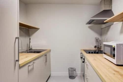 Standard-huoneisto, 2 parisÀnkyÀ | TyöpöytÀ, silitysrauta/-lauta, ilmainen Wi-Fi, vuodevaatteet