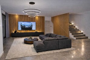TV - Villa Bogi by Aneo Travel (Crikvenica)