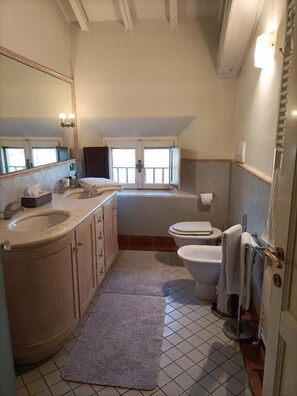 Bathroom - La Villa delle Rose (Carpi)