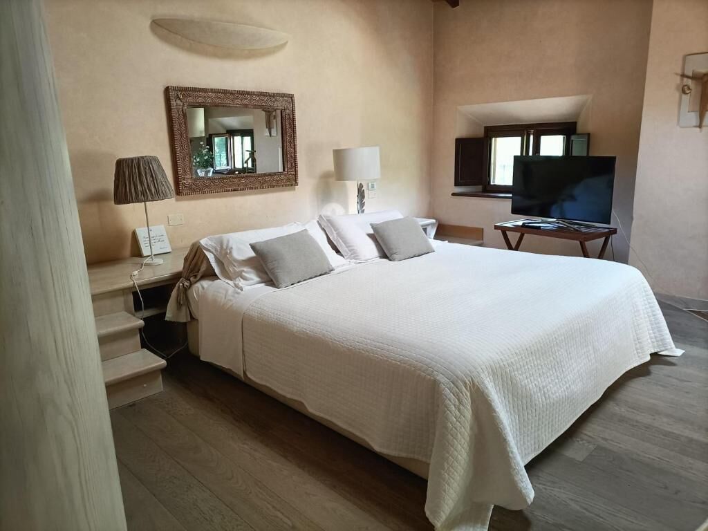 Junior Suite, Courtyard View