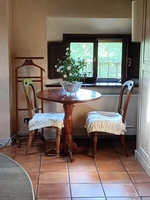 Junior Suite, Courtyard View | Dining - La Villa delle Rose (Carpi)