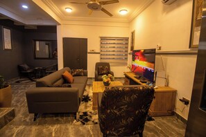 Living area - NimbusNiche Luxury Residence (Akaikrom)