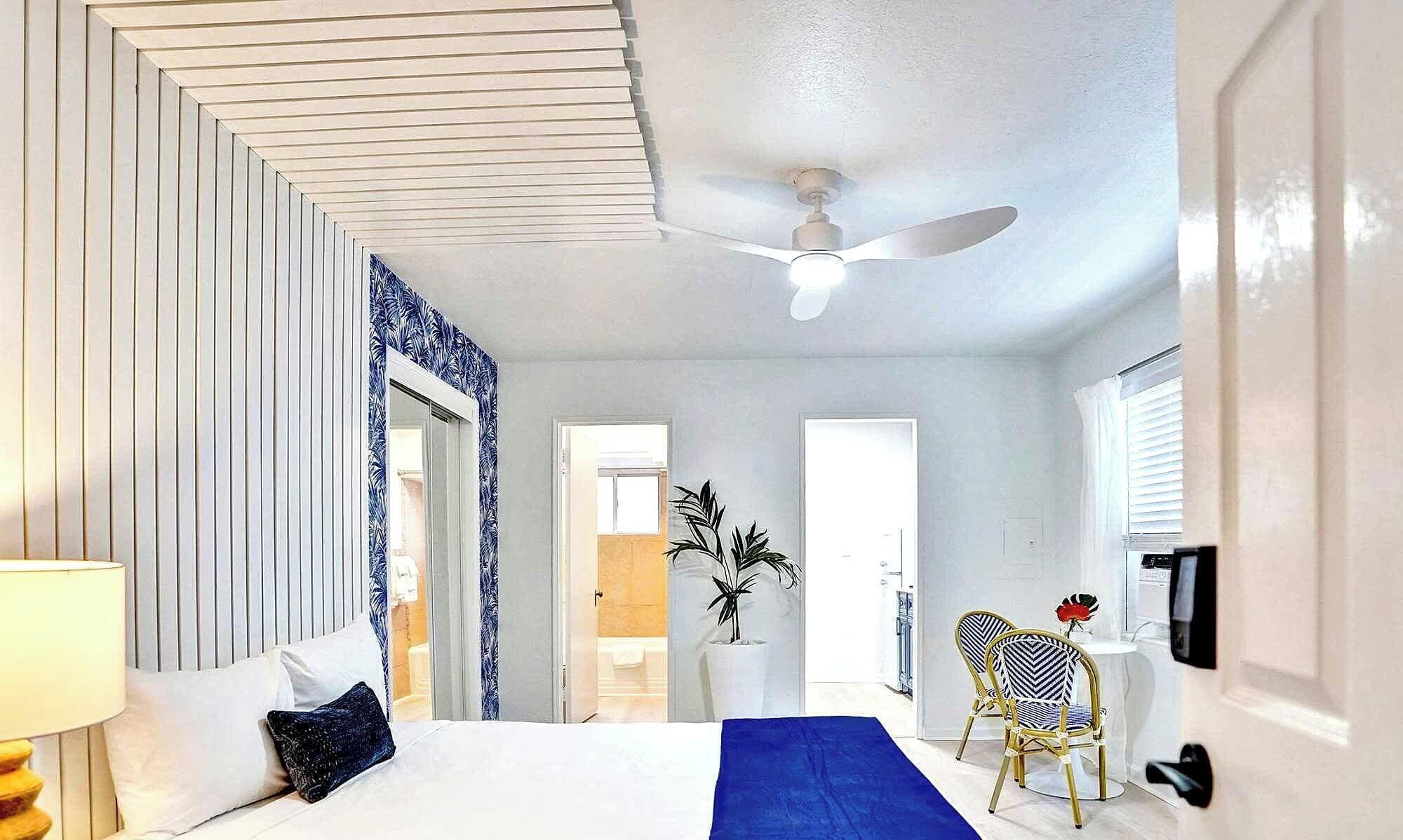 1 Schlafzimmer, Schreibtisch, Bügeleisen/Bügelbrett, Reisekinderbett