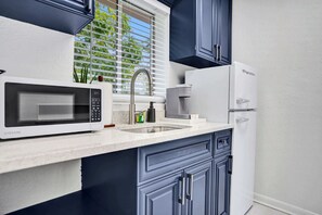 Fridge, microwave, coffee/tea maker, cookware/dishes/utensils - Lucerne Collection Private 4-Unit Building (Lake Worth Beach)