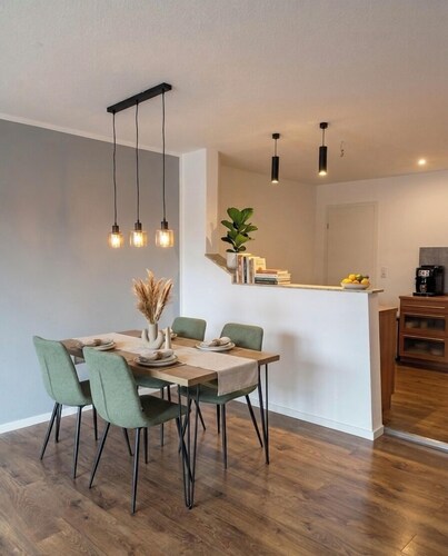 Stylish apartment with home office & spa bath.