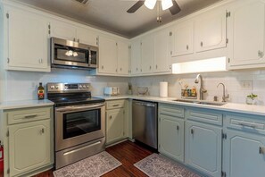 Private kitchen - Prime Location-5 Min to Augusta National Golf Club (Augusta)