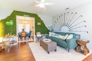 Living area - Prime Location-5 Min to Augusta National Golf Club (Augusta)