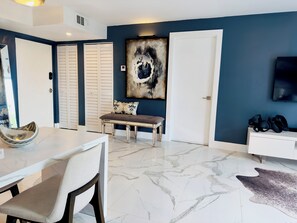 Interior - Elegant two bedroom, two bath retreat on the Miami River. With an amazing view.. (Miami)