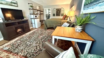 Iron/ironing board, travel crib, WiFi, bed sheets