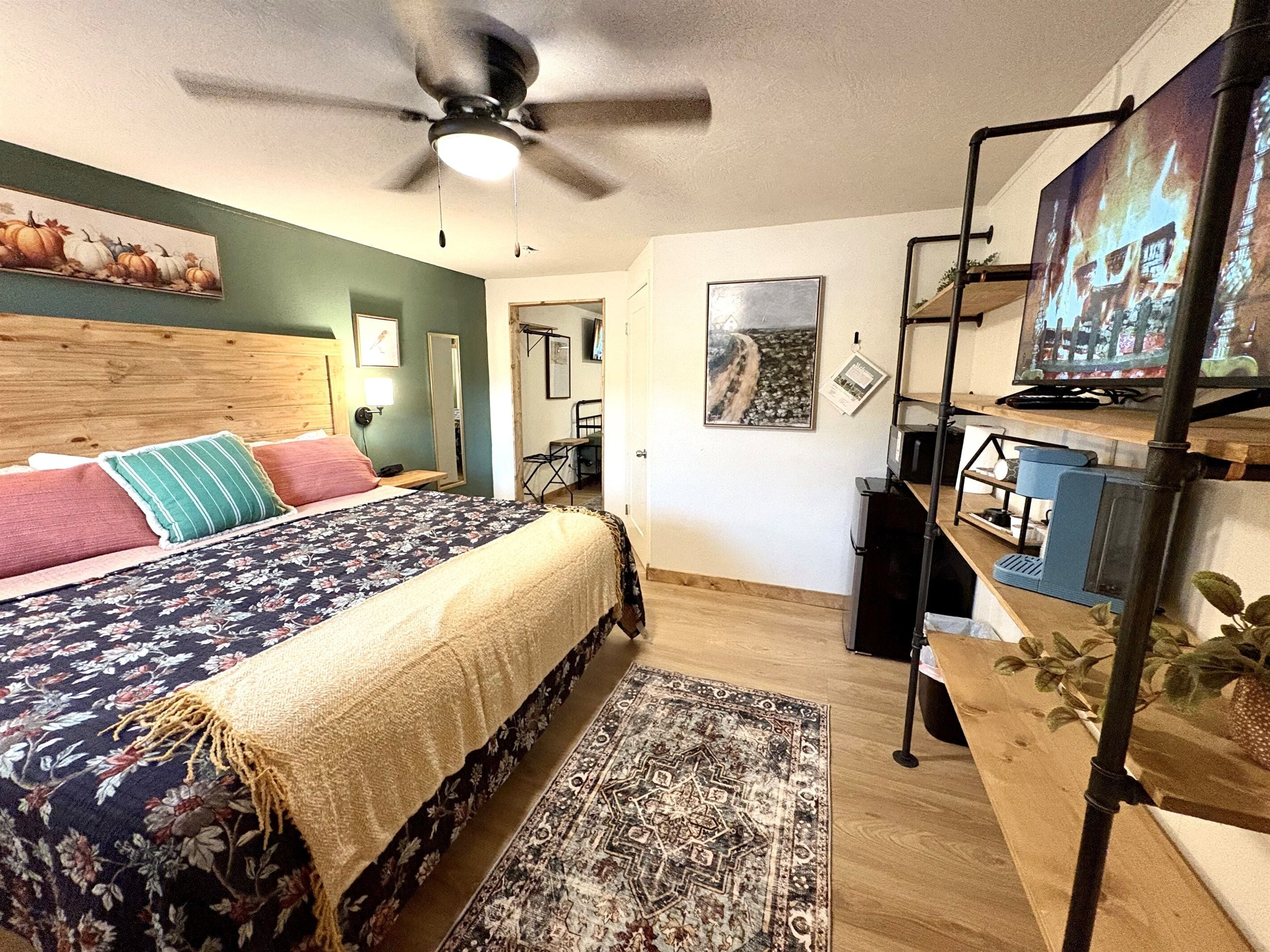 2 chambres, fer et planche à repasser, lit parapluie, Wi-Fi gratuit