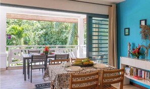 Apartemen, patio | Tempat makan outdoor