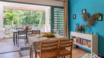 Apartment, Patio | Outdoor dining