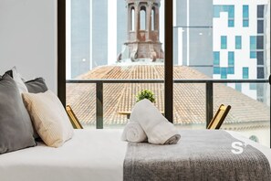 Iron/ironing board, travel cot, WiFi, bed sheets - Stunning Skyline Studio - 501 First Downtown (Miami)